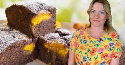 Лилия Цвит - Абрикосы утопают в шоколадном тесте: лучший летний пирог по рецепту Лилии Цвит - lifehelper.one