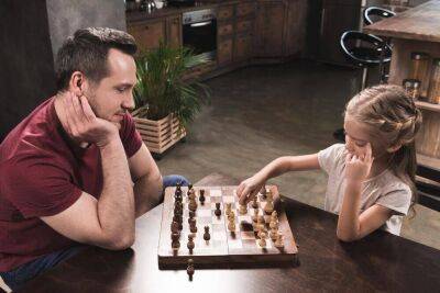 Почему полезно учить детей играть в шахматы? - lifehelper.one - Сша - Азербайджан