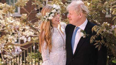 Борис Джонсон - Борис і Керрі Джонсон відсвяткували пишне весілля - vogue.ua