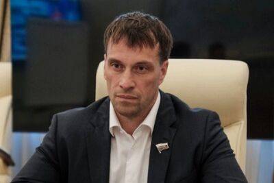 Сенатор Эдуард Исаков отрекся от дочери, осудившей спецоперацию на Украине - spletnik.ru - Россия - Украина - округ Югра