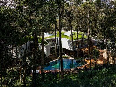 «Дом лилий»: зигзагообразная загородная вилла в тропическом лесу Бразилии - porosenka.net - Бразилия