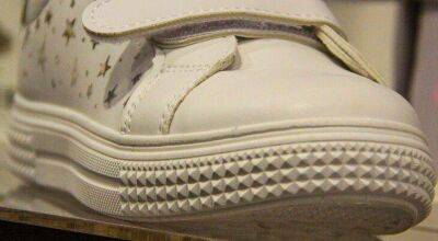 Чем почистить белую подошву кроссовок от различных загрязнений: проверенное средство - lifehelper.one
