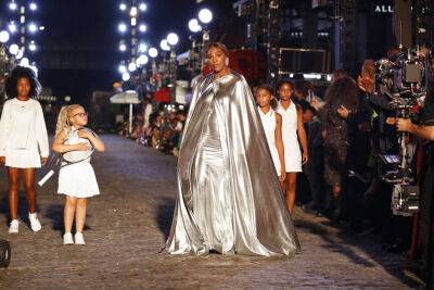 Vogue влаштував масштабне модне шоу у Нью-Йорку на честь 130-річчя - vogue.ua