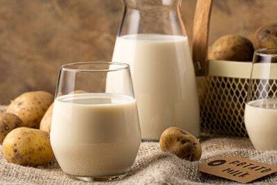 Модный продукт. Почему картофельное молоко называют главным напитком 2022 года - spletnik.ru - Сша - Англия - Швеция