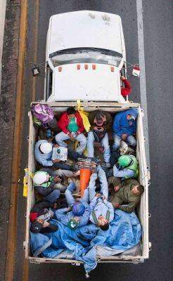 Ежедневные пассажиры Мексики на снимках сверху от Алекса Картахены - chert-poberi.ru - Мексика