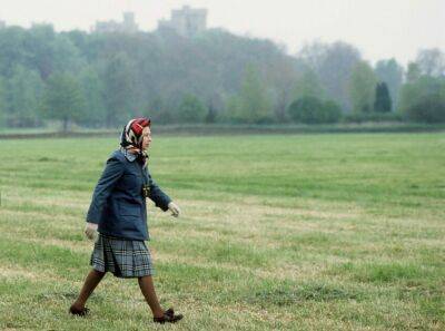Елизавета Вторая - Життя королеви Єлизавети ІІ у світлинах Vogue - vogue.ua - Англия