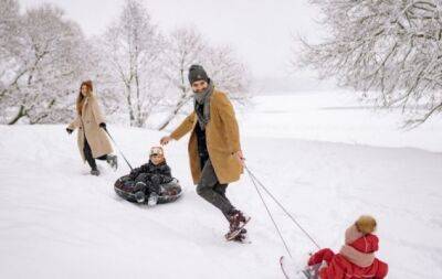 Маленькие хитрости: 6 способов, как не замерзнуть на улице зимой - hochu.ua