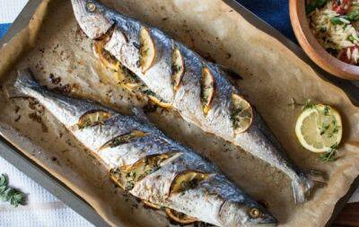 Запеченная скумбрия в духовке — простой рецепт вкуснейший рыбки с лимоном - hochu.ua