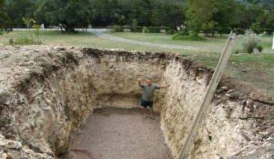 Насколько глубокую яму можно выкопать простой лопатой? - chert-poberi.ru - Сша - Англия - штат Канзас