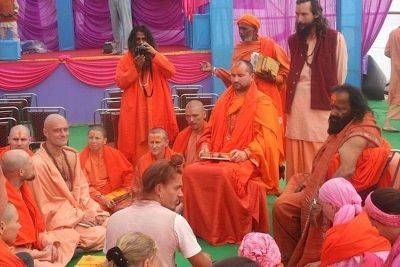 Духовный учитель Всемирной общины Санатана Дхармы Свами Вишнудевананда Гири посетил Индию и получил статус главного Гуру - lifehelper.one - Индия - Непал