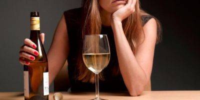 Порада дня від психолога: чим замінити алкоголь у стресових ситуаціях - womo.ua