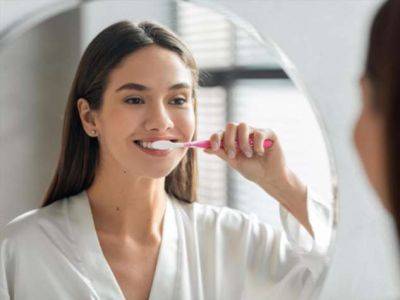 В какое время нужно чистить зубы, чтобы избежать проблем с эмалью - lublusebya.ru