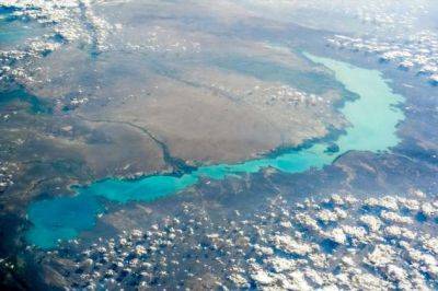 Чем примечательно озеро Балхаш в Казахстане которое занимает 14-е место по размеру в мире - chert-poberi.ru - Казахстан