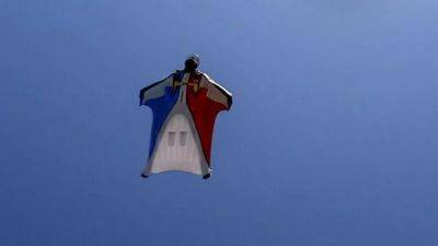 Французский пилот обезглавил парашютиста крылом самолета. Он получил за это условный срок - fokus-vnimaniya.com - Франция