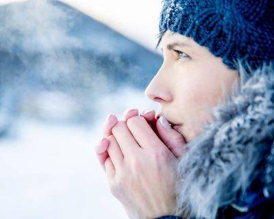 Как быстро согреть руки на морозе без перчаток на улице: простой трюк - nashsovetik.ru