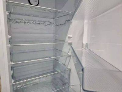 Как избавиться от неприятного запаха в холодильнике: запомните эту хитрость – просто поставьте туда соду - lifehelper.one