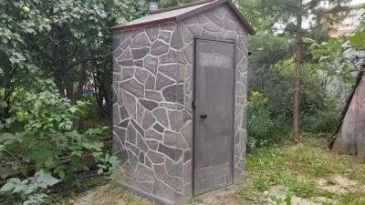 Обалденный дачный туалет из пенопласта своими руками. Надёжный, прочный и красивый - milayaya.ru