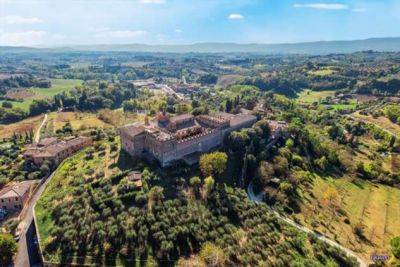 Кто готов купить монастырь в Тоскане? - chert-poberi.ru - Лондон