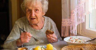 Уход за пожилыми родителями стал каторгой, они едят без остановок - lifehelper.one