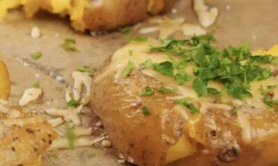 Новые блюда из обычной картошки: съедаются моментально - milayaya.ru