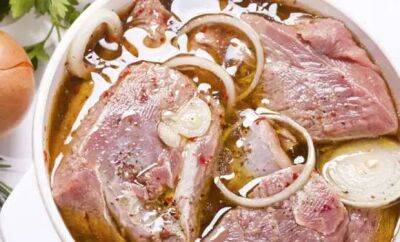 Маринады для свинины делают мясо сочным и мягким. 10 рецептов от шефов - milayaya.ru