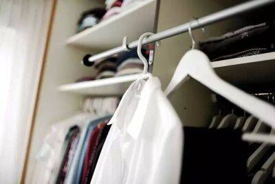 Как навсегда избавиться от неприятного запаха в шкафу для одежды: вещи будут благоухать - lifehelper.one