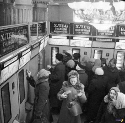 Никита Хрущев - Советские автоматы по продаже хлеба - chert-poberi.ru - Ссср - Сша - Украина - Одесса