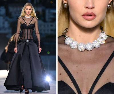 Louis Vuitton - saint Laurent - Какие украшения будут носить в грядущем сезоне - all-for-woman.com - Париж