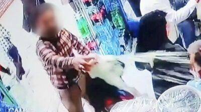 Амини Махсы - В Иране двух женщин облили йогуртом за непокрытые головы. Полиция арестовала всех участников конфликта - fokus-vnimaniya.com - Иран - Тегеран