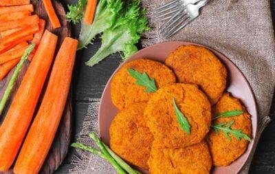 Простий рецепт морквяних котлет, які готуються за 15 хвилин - hochu.ua