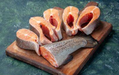 Щоб риба не тхнула під час варіння, а сир не псувався: 8 лайфхаків для кухні - hochu.ua
