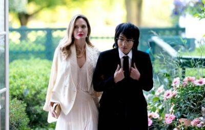 Джо Байден - Анджеліна Джолі - Анджеліна Джолі на званому обіді президента США разом із сином: як виглядає 21-річний Меддокс (ФОТО) - hochu.ua - Сша - Південна Корея