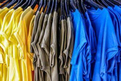 Антон Курчев - Как удалить белые и желтые пятна на одежде в области подмышек: стирать ничего не придется - lifehelper.one
