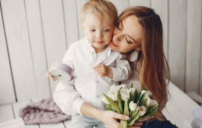 День Матері - З Днем матері 2023! Зворушливі привітання своїми словами та красиві картинки зі святом - hochu.ua