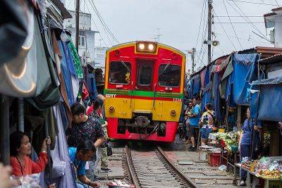 По какому рынку ходят поезда? - shkolazhizni.ru - Таиланд - Бангкок