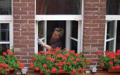Елен Гутыро - Чем мыть окна, чтобы эффектно блестели всегда: самый лучший копеечный способ - lifehelper.one