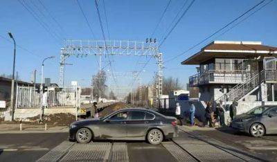 В Крыму четыре человека погибли после столкновения поезда с машиной - milayaya.ru - республика Крым