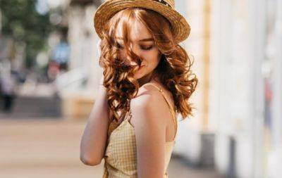Як зберегти здорове волосся влітку: 7 порад від дерматолога - hochu.ua