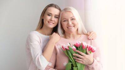 Що подарувати мамі на День матері: ТОП-5 ідей, які не залишать її байдужою - beauty.ua