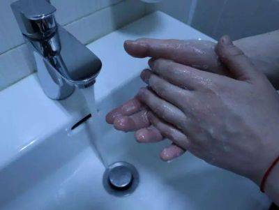 Елен Гутыро - Для чего умные хозяйки намыливают руки не только после, но и до уборки в квартире: интересный лайфхак - lifehelper.one