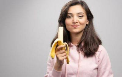 Дарують щастя і знімають ПМС: чому жінки так люблять банани - hochu.ua