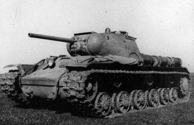 Уникальный экспонат: чем танк КВ-1С отличался от оригинальной модели - chert-poberi.ru - Ссср