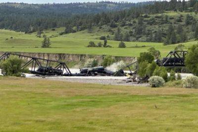 В США поезд с опасными веществами упал в реку - porosenka.net - Сша - штат Монтана
