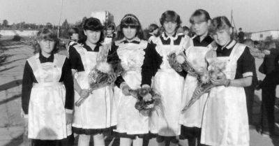 Почему многие советские школьницы в своем юном возрасте уже выглядели как тетки, смотрим старые снимки - lifehelper.one - Ссср - Россия