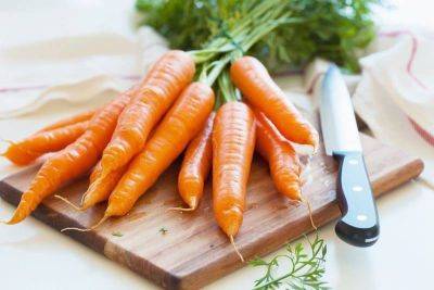 Как быстро и легко почистить морковь: 3 простых способа - lifehelper.one