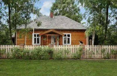 Дом должен быть из старого дерева и не моложе ста лет! Старинный дом с огромным окном: разобрали и собрали в новом месте - lublusebya.ru