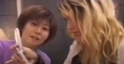 "Опасная штука!": более 20 лет назад Шакира впервые увидела телефон с камерой - porosenka.net - Япония