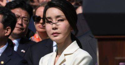 Первая леди Южной Кореи Ким Кон Хи поражает мир своей феноменальной молодостью, она как будто остановила время - lifehelper.one - Южная Корея