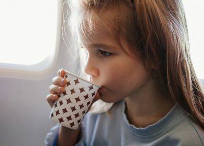 Бортпроводницы рассказали, какой горячий напиток стоит пить в самолете, чтобы успокоиться - fokus-vnimaniya.com - Австралия