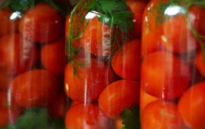 Ці пікантні помідорчики будете закривати відрами: смачна гостро-солодка закуска (РЕЦЕПТ) - hochu.ua